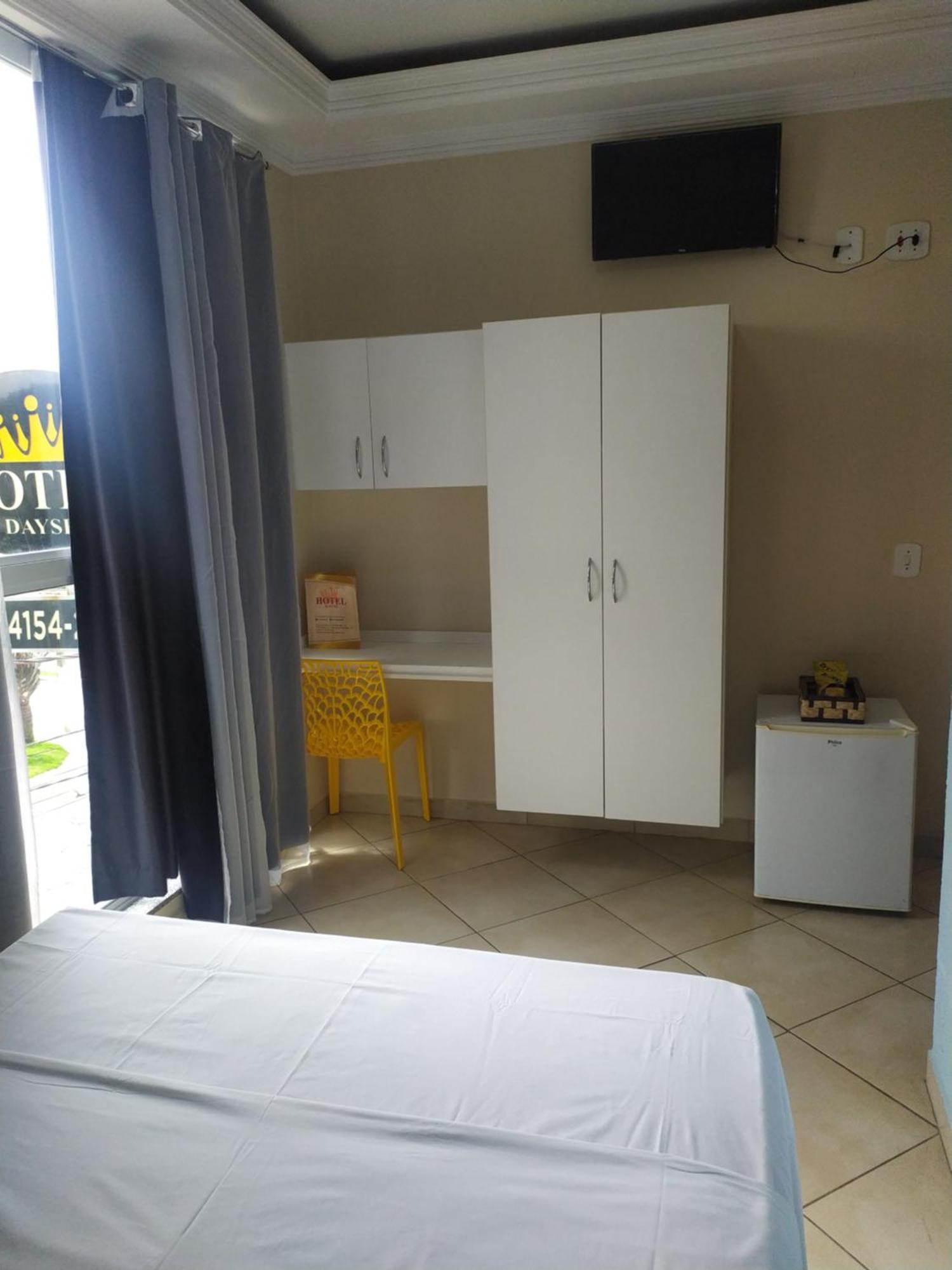 Hotel Dayse Santana de Parnaíba Szoba fotó