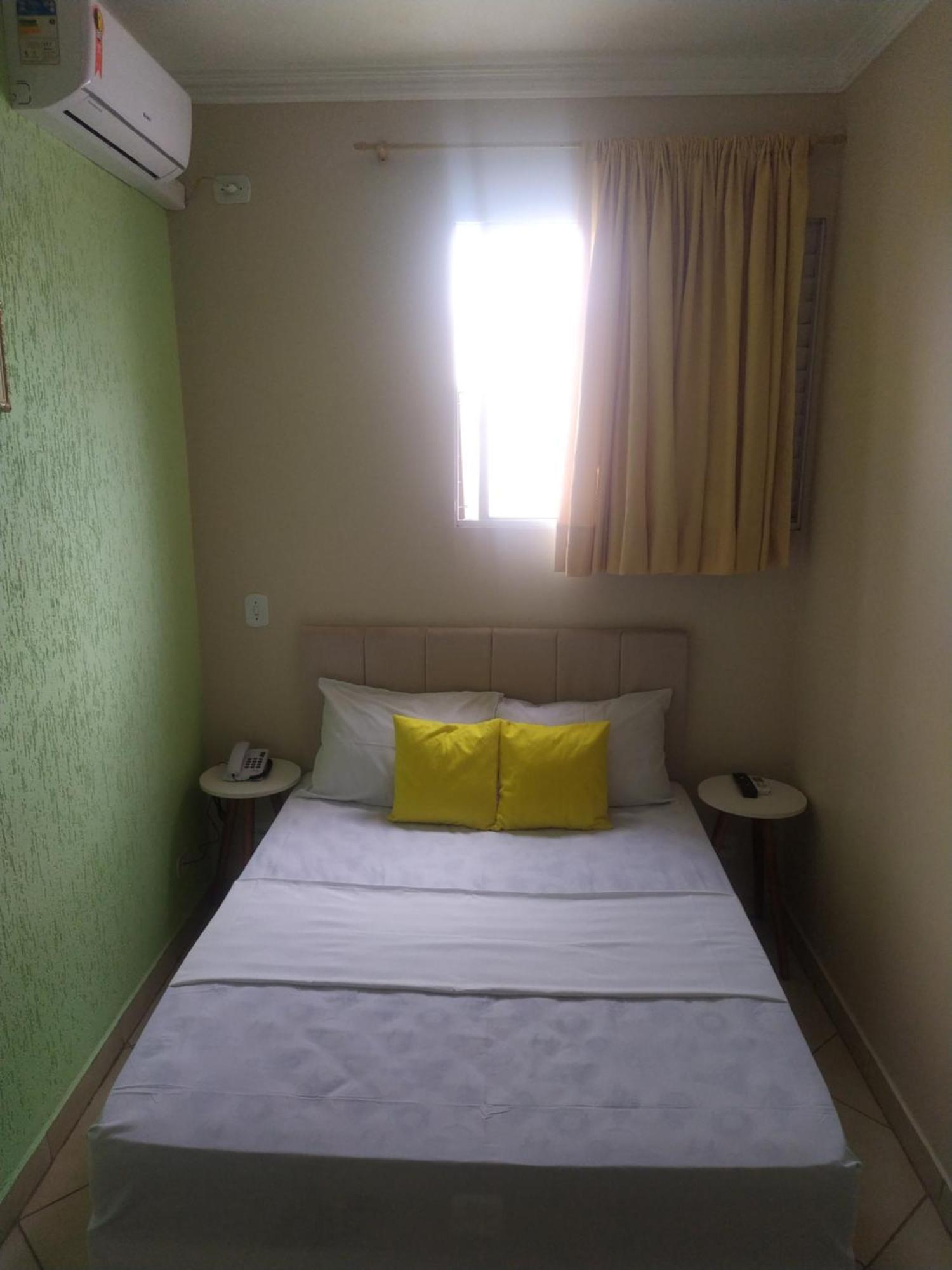 Hotel Dayse Santana de Parnaíba Szoba fotó